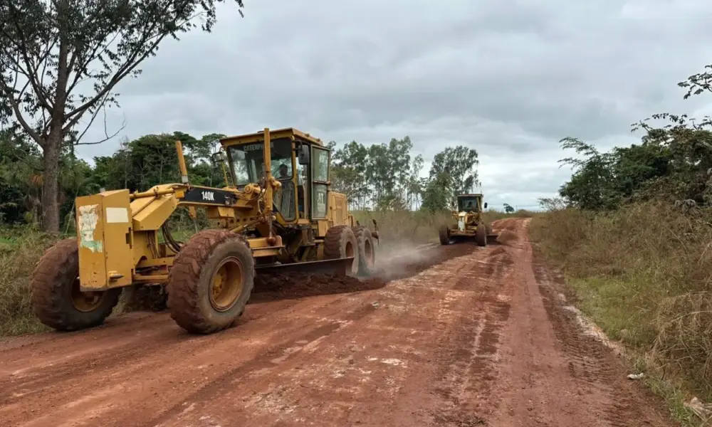 Serviços de manutenção na RO-135 entre Vila Marcão e Porto Rolim do Guaporé são iniciados