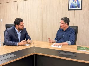 Líder do governo, Jean Oliveira, alinha pautas estratégicas com o Executivo Estadual
