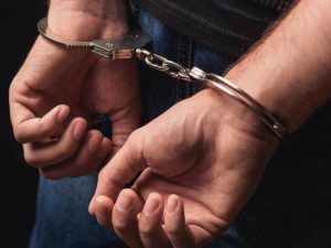 Homem é preso em flagrante por agredir companheira na presença de crianças em Rondônia