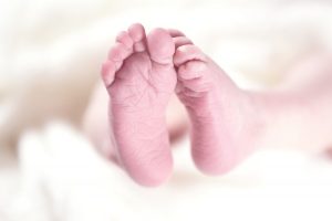 Bêbada, mulher tenta matar a própria filha de três meses em São José do Xingu