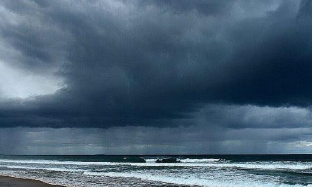Frente fria associada a ciclone pode atingir o Brasil com chuva severa nos próximos dias; veja